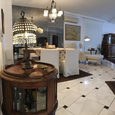 City Beach Luxury Penthouse アパート レティムノ